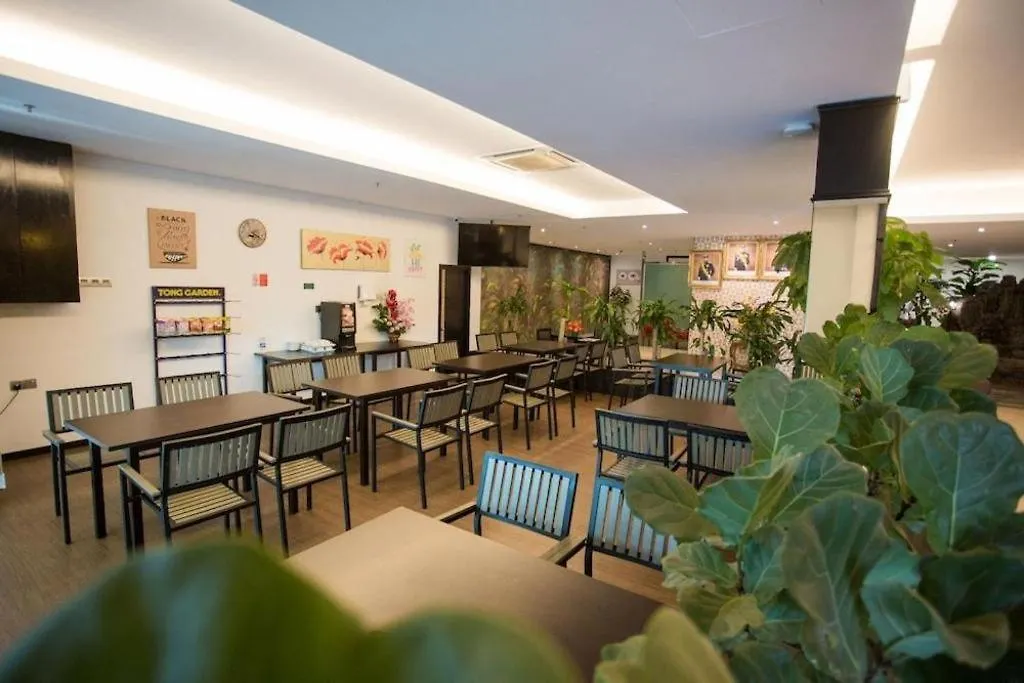 Pearl White Hotel Johor Bahru 2*,