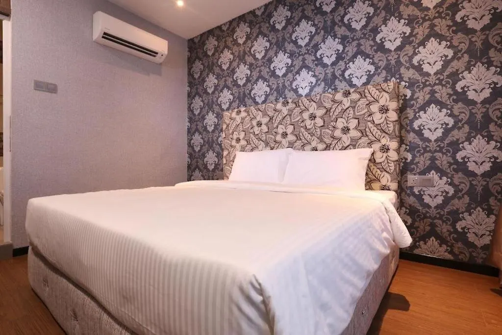 Pearl White Hotel Johor Bahru 2*,  Malaysia